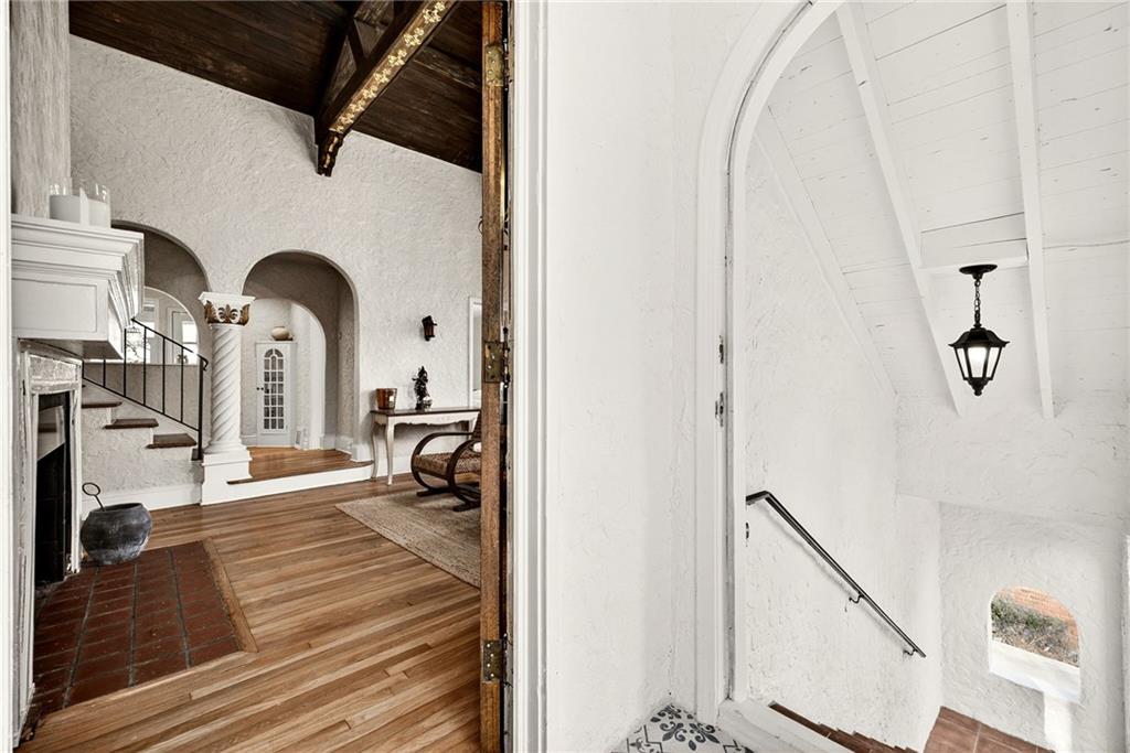 1031 Reeder Circle Northeast Atlanta, GA 30306 - Photo 6 of 58