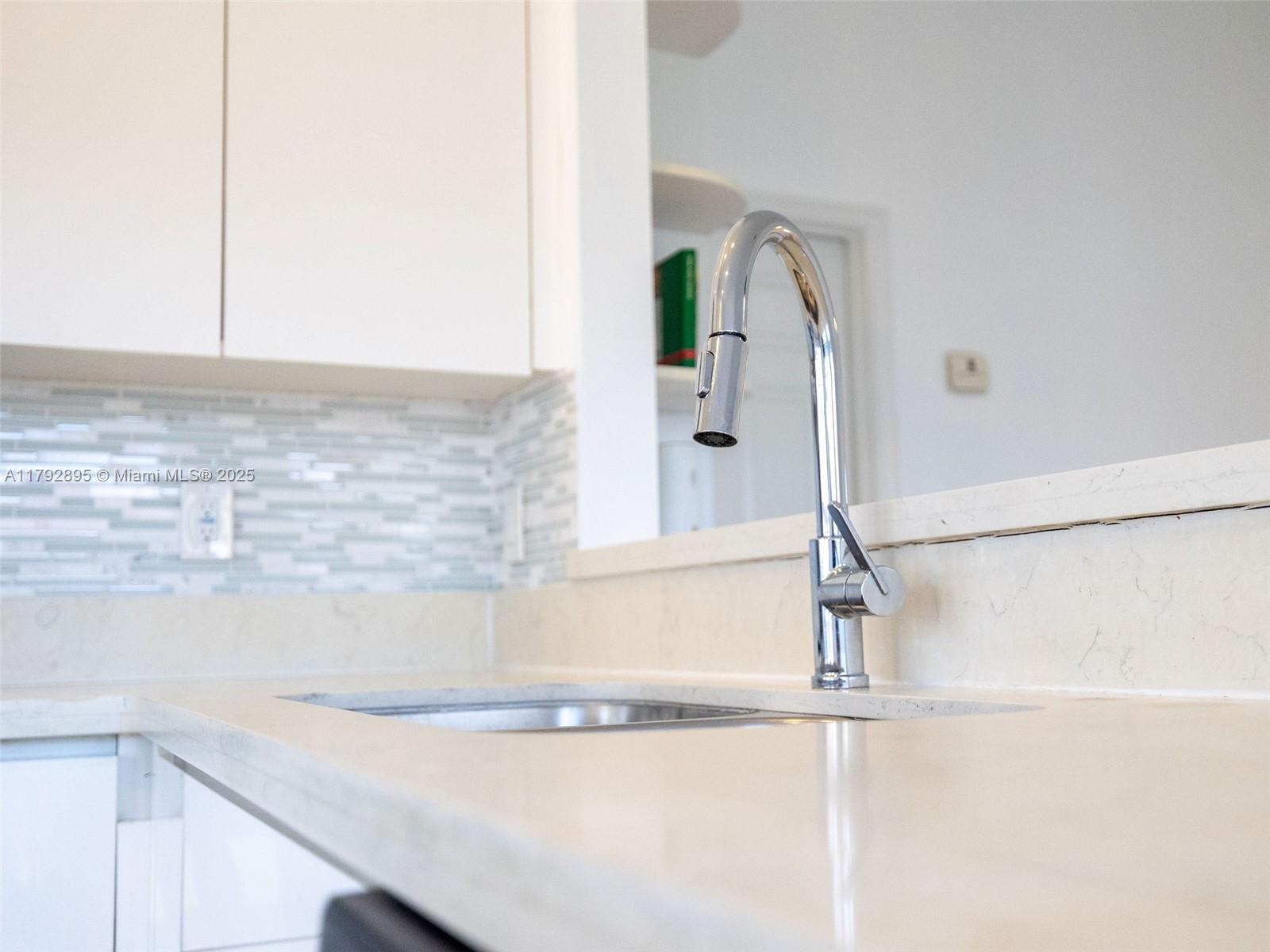 1225 Seagrape Circle Weston, FL 33326 - Photo 5 of 61