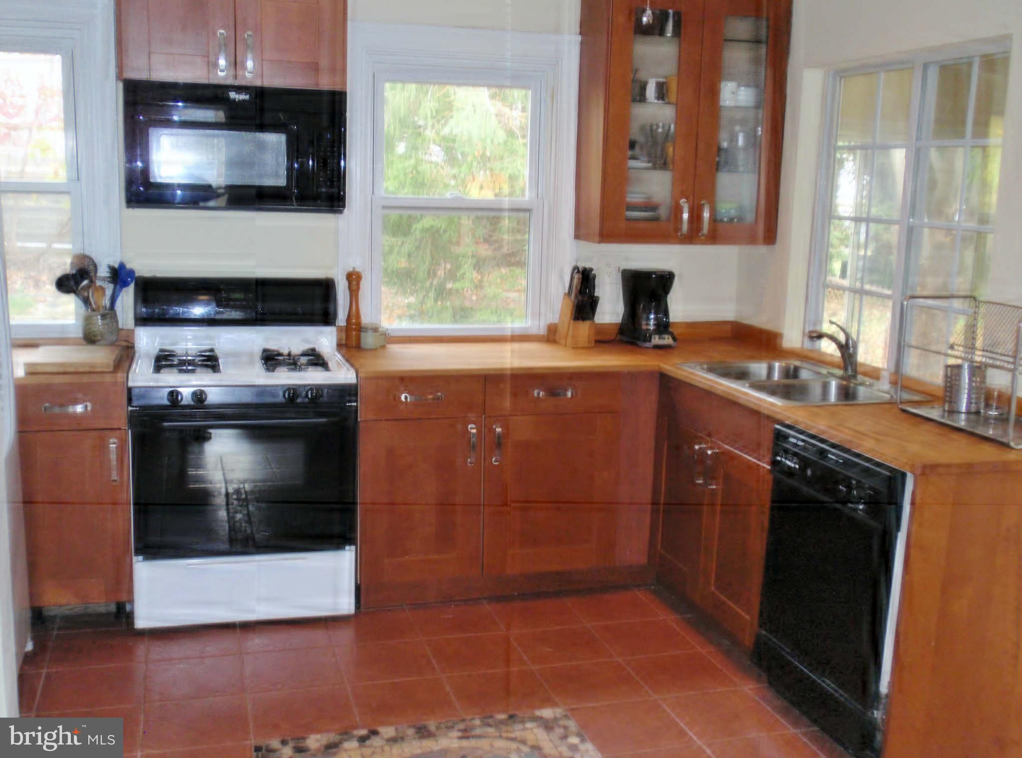 1120 Overbrook Road Baltimore, MD 21239 - Photo 4 of 15 Kitchen