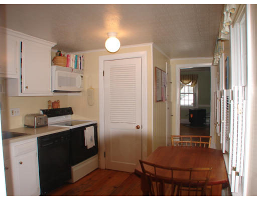 42 Puritan Road Swampscott, MA 01907 - Photo 2 of 9 Gallery Image 2