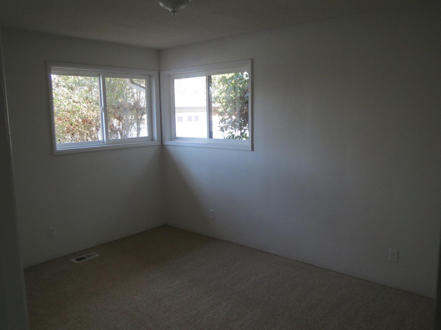 3143 Delta Waters Road Medford, OR 97504 - Photo 10 of 17 Additional Photo