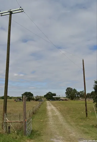 $540,000 | 5615 Farm To Market 462, Moore, TX 78057