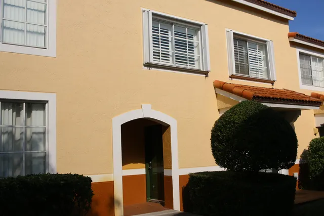 $2,400 | 123 Yacht Club Way, Unit 104, Hypoluxo, FL 33462