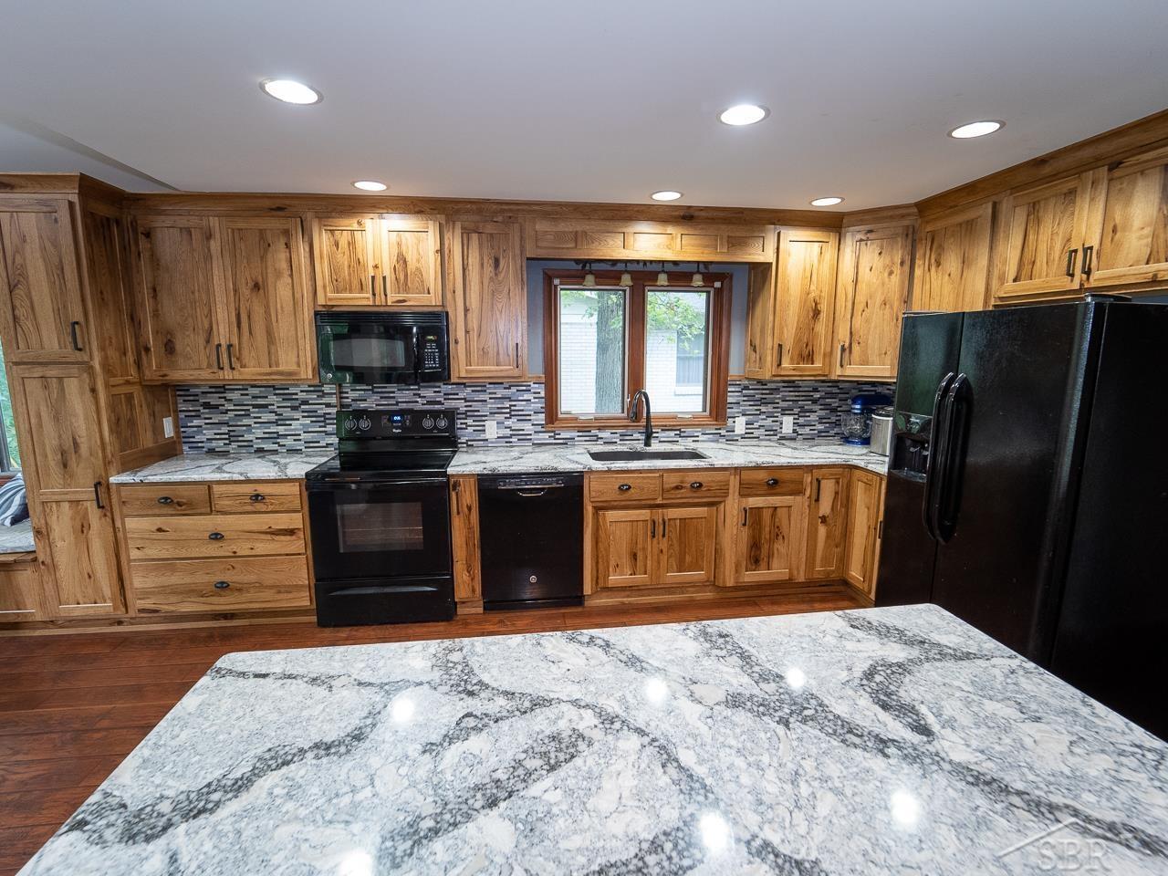 5813 Perrine Road Midland, MI 48640 - Photo 20 of 55 50088748-19.JPG