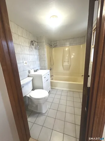 $1,250 | 6 Erin Street, Middletown, CT 06457