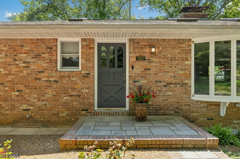 783 Long Hill Road Gillette, NJ 07933 - Photo 4 of 43