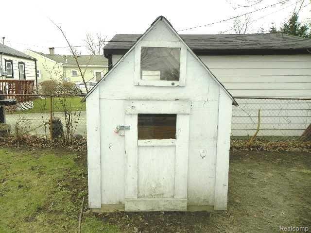28428 Ecorse Road Romulus, MI 48174 - Photo 18 of 23 261-879477_Shed 1.jpg