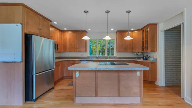 $649,900 | 72 Carriage Drive, Middlebury, CT 06762