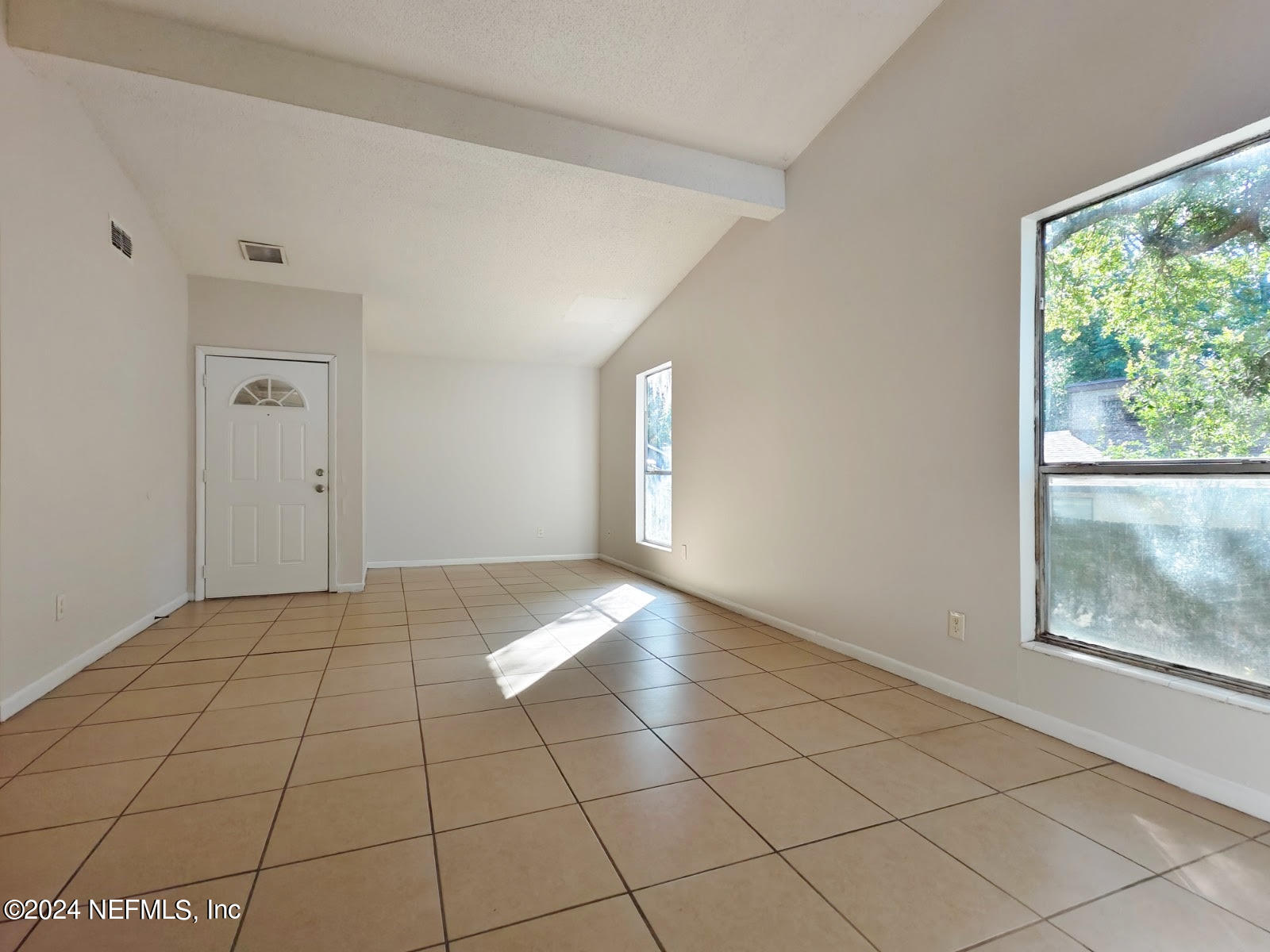 6912 Lillian Road Jacksonville, FL 32211 - Photo 29 of 31 Lillian Unit 6914 Livingroom