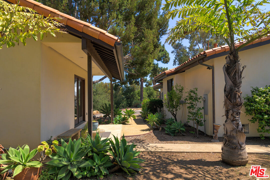 29660 Harvester Road Malibu, CA 90265 - Photo 25 of 45 a view of a pathway of a house