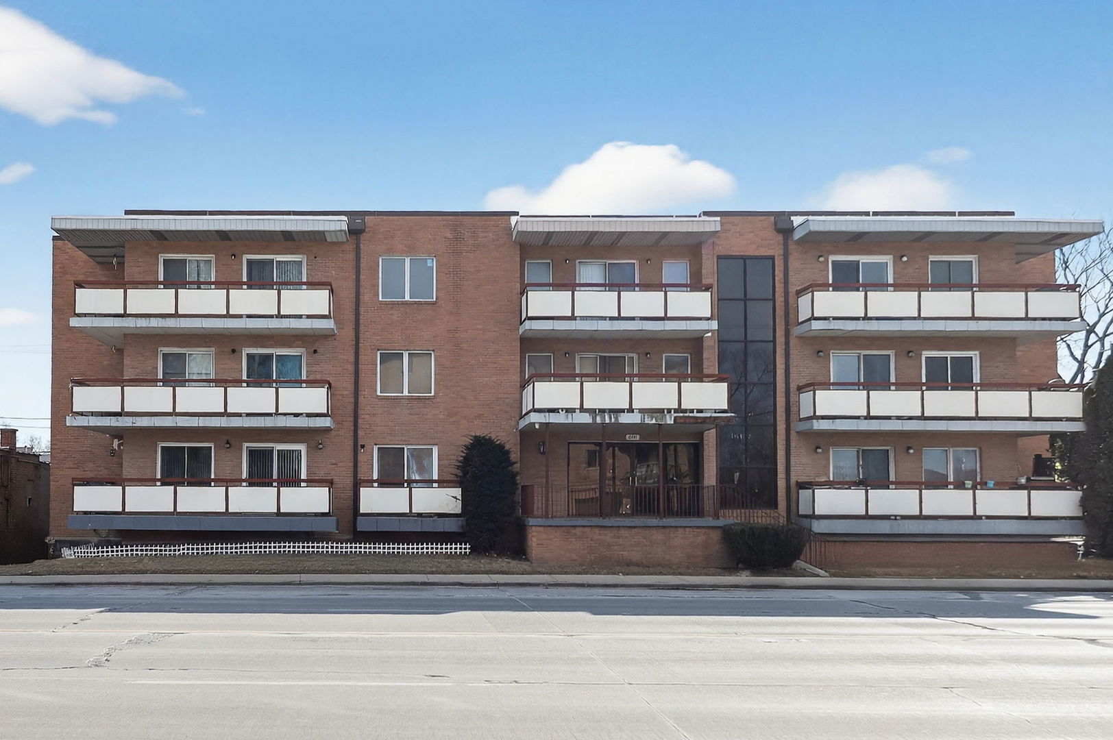 6441 West Pershing Road, Unit 305 Stickney, IL 60402 - Photo 1 of 17