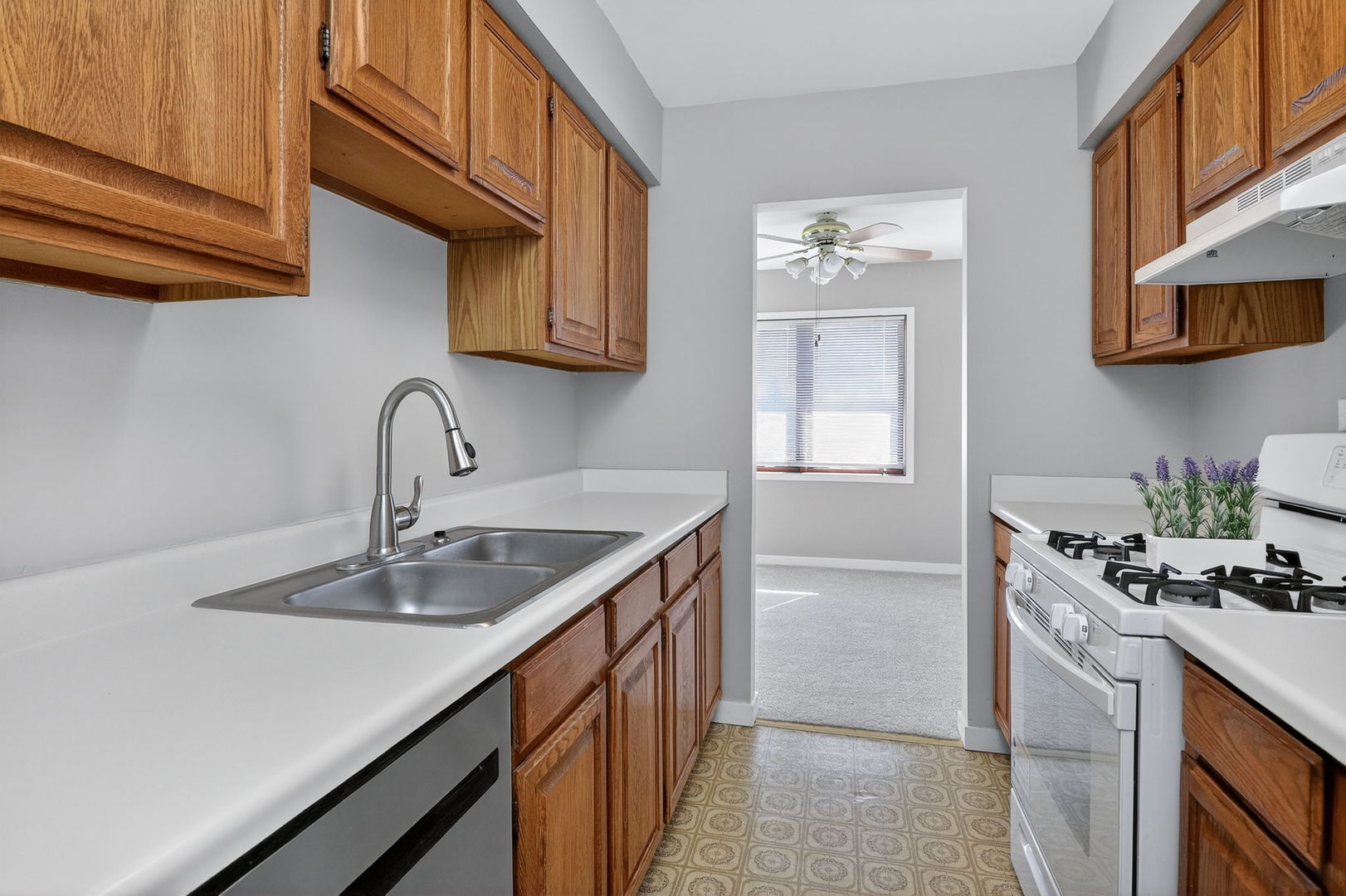 6441 West Pershing Road, Unit 305 Stickney, IL 60402 - Photo 7 of 17