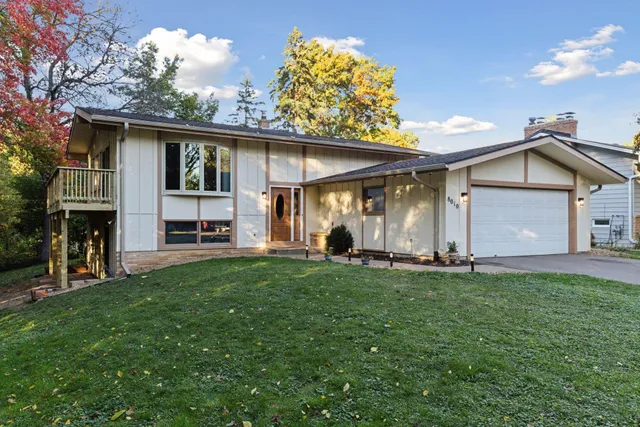 $350,000 | 8010 60th 1/2 Avenue North, New Hope, MN 55428