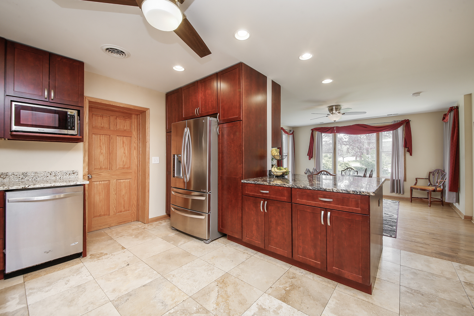 706 South Gables Boulevard Wheaton, IL 60189 - Photo 12 of 25