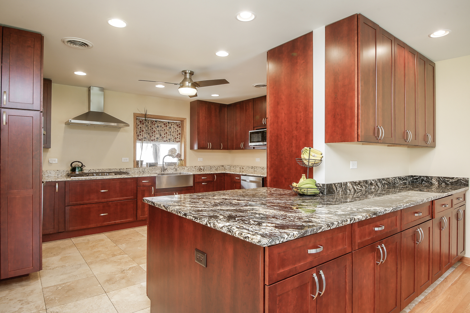 706 South Gables Boulevard Wheaton, IL 60189 - Photo 13 of 25