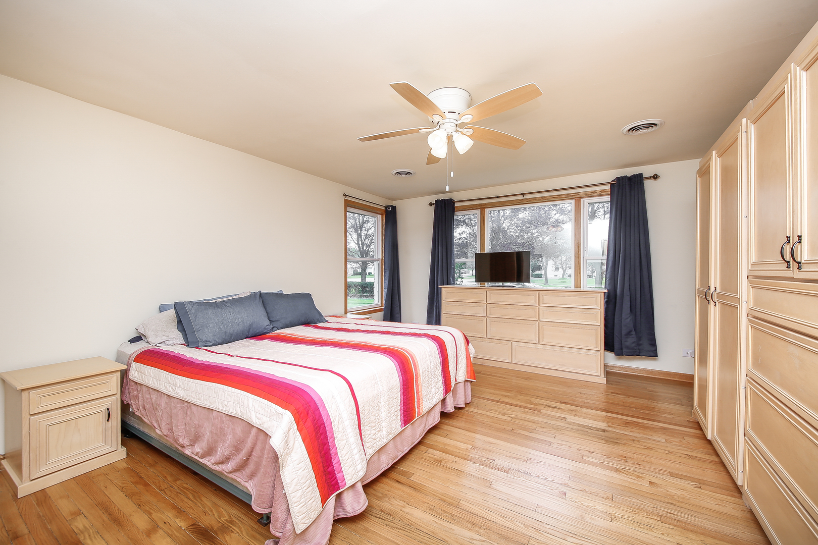 706 South Gables Boulevard Wheaton, IL 60189 - Photo 15 of 25