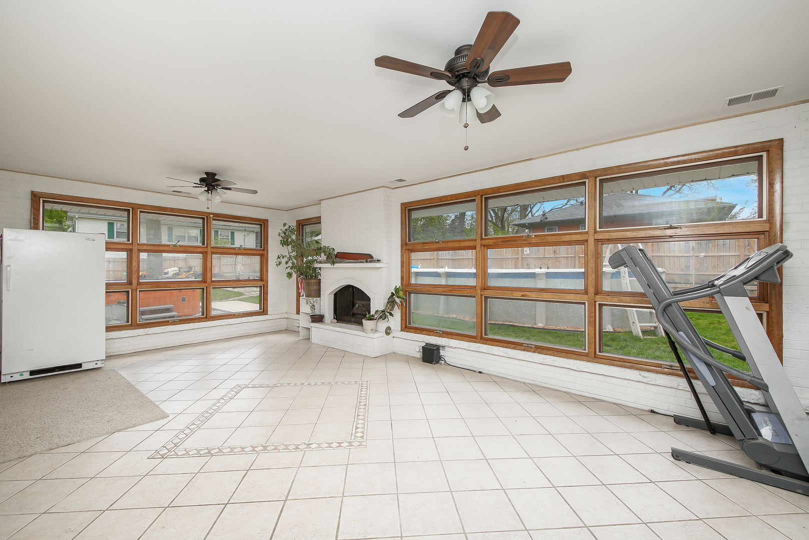 706 South Gables Boulevard Wheaton, IL 60189 - Photo 20 of 25