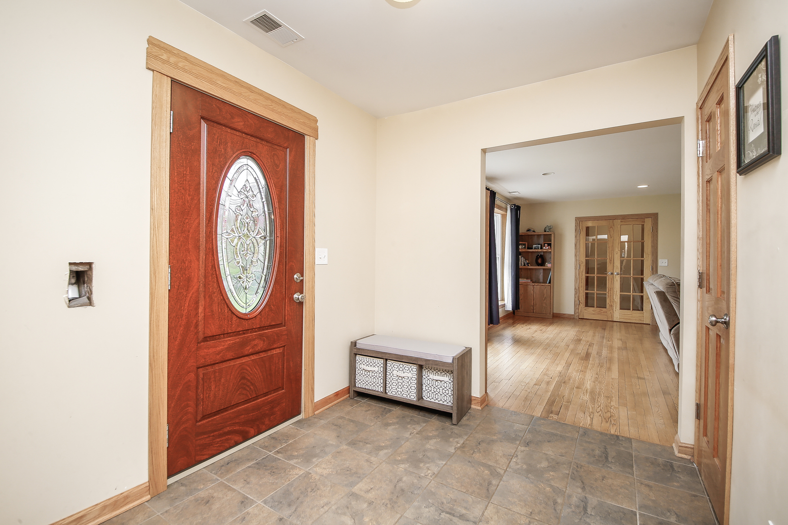 706 South Gables Boulevard Wheaton, IL 60189 - Photo 5 of 25