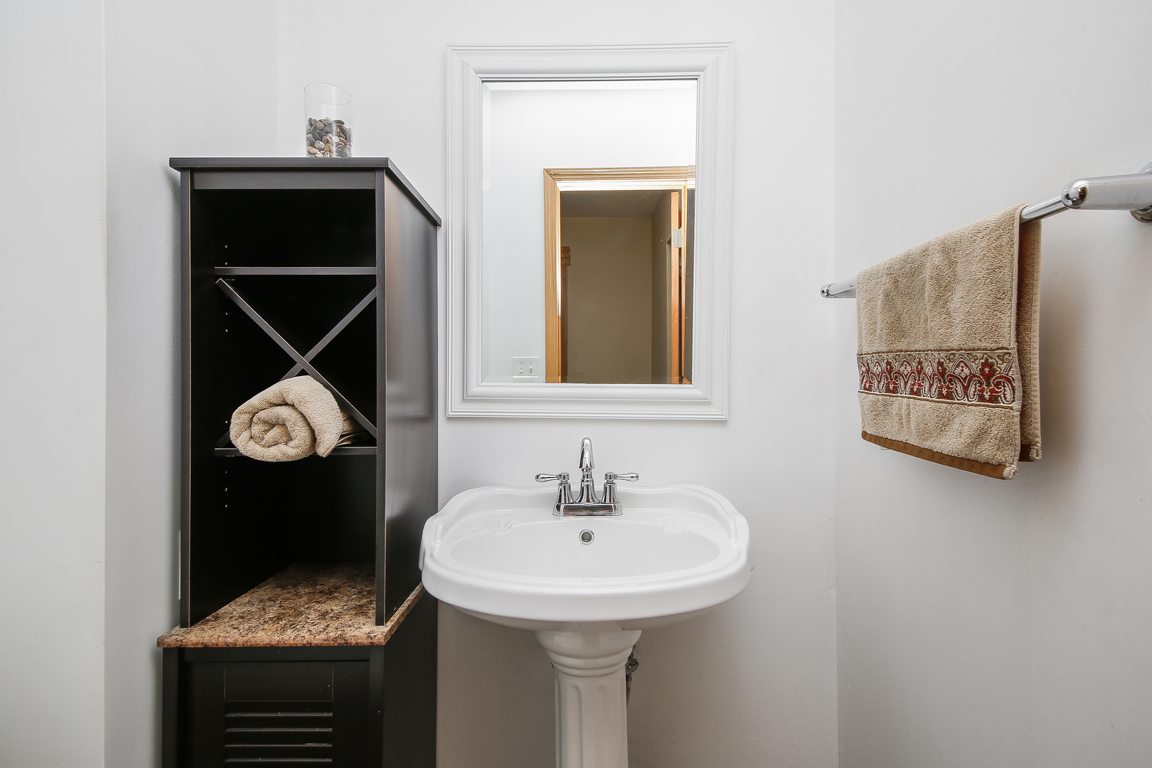 706 South Gables Boulevard Wheaton, IL 60189 - Photo 9 of 25