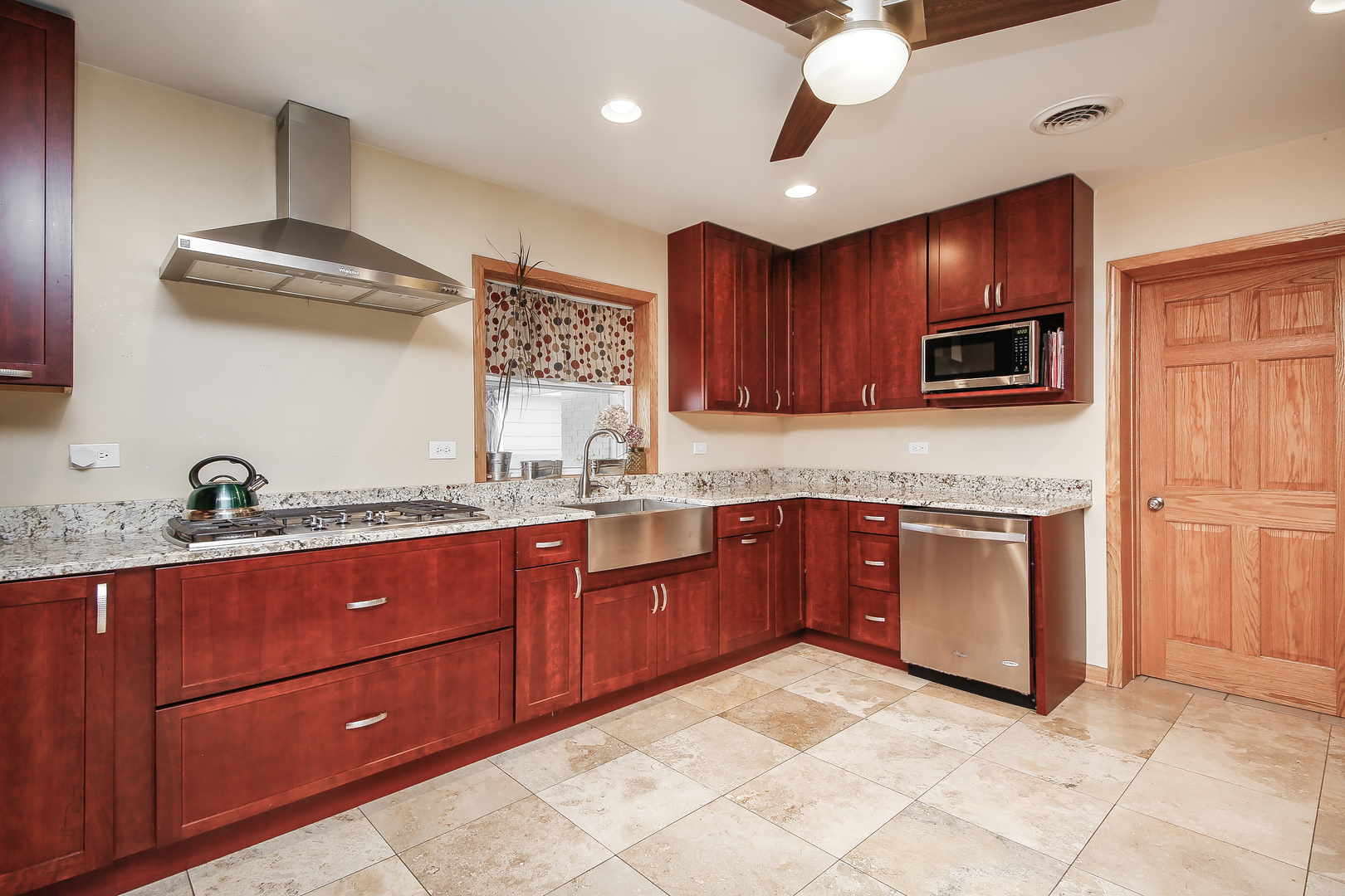 706 South Gables Boulevard Wheaton, IL 60189 - Photo 10 of 25