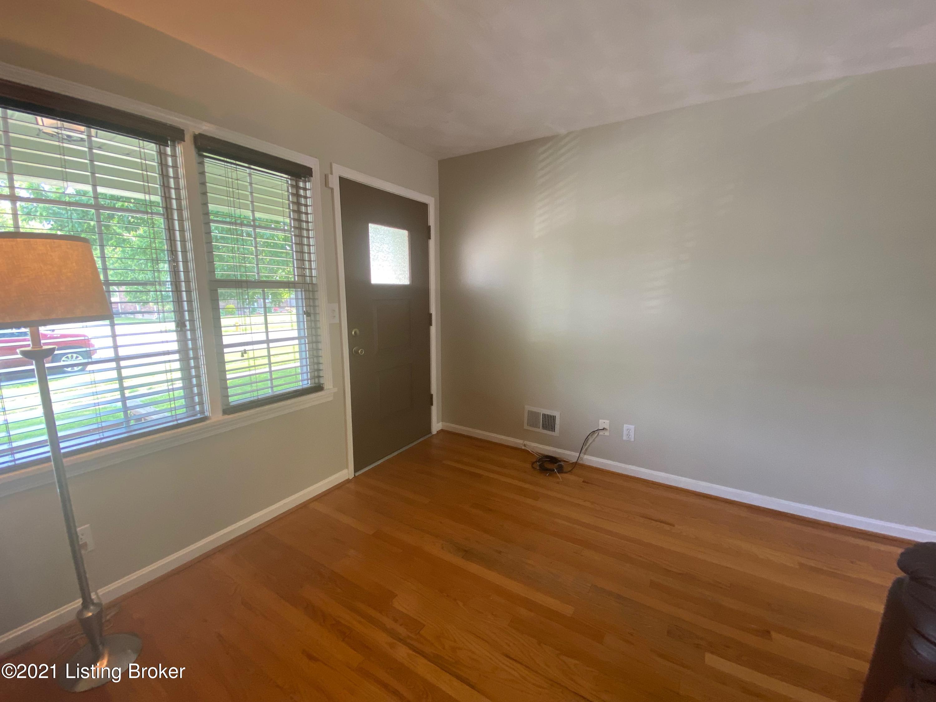 217 Appomattox Road Louisville, KY 40214 - Photo 26 of 39 IMG_1567