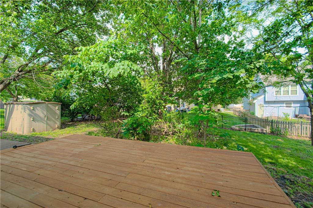 8209 Bell Road Lenexa, KS 66219 - Photo 37 of 49