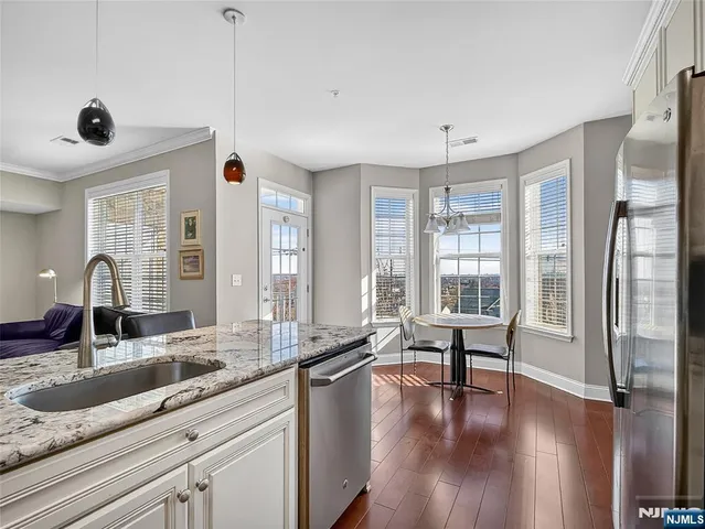 $799,900 | 83 Brownstone Road, Clifton, NJ 07013