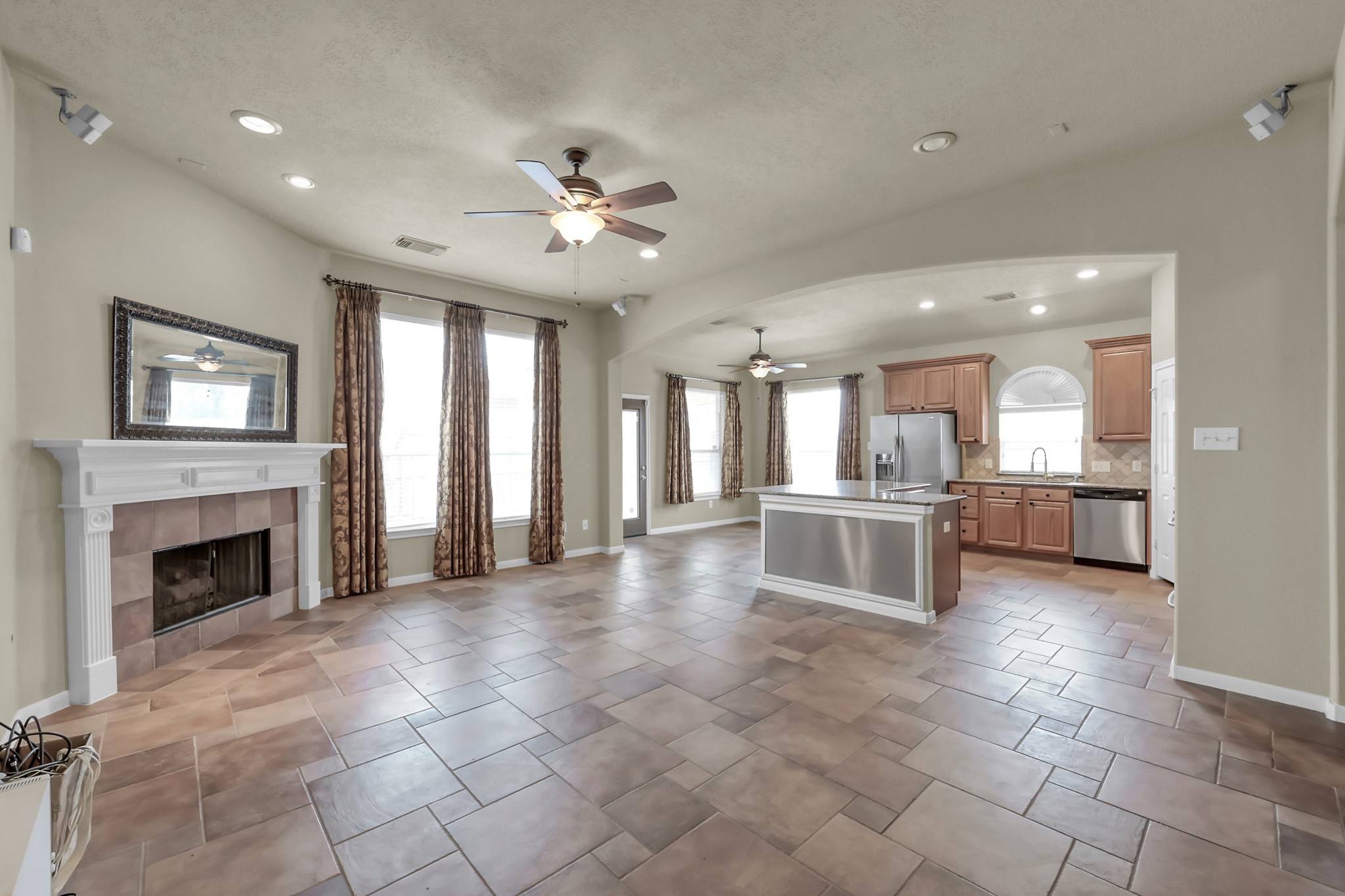 19202 Countryhills Court Spring, TX 77388 - Photo 9 of 39