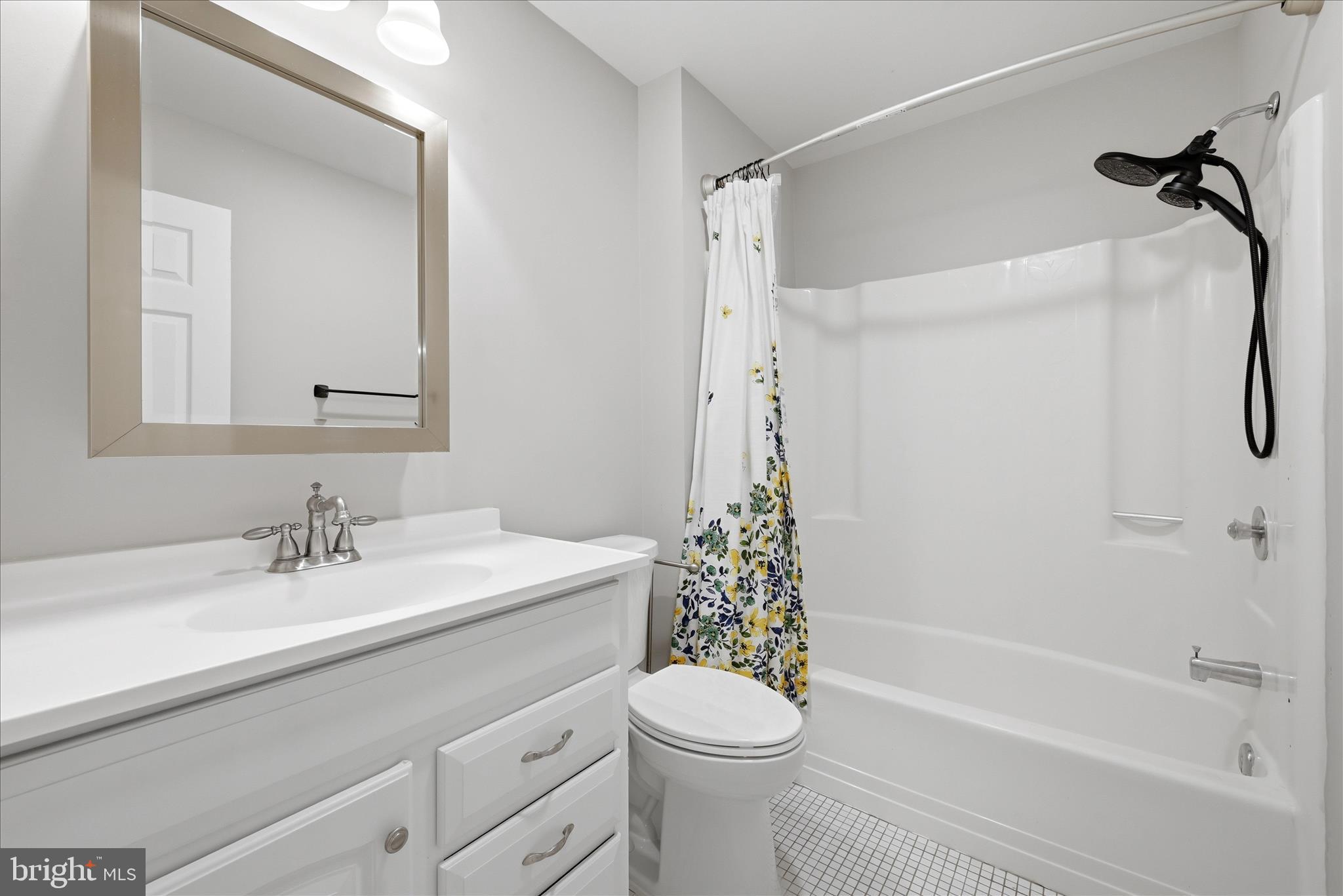 11533 Pine Cone Court Reston, VA 20191 - Photo 25 of 60 Primary Bathroom