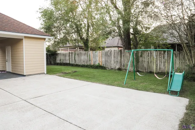 $265,000 | 18252 Lake Myrtle Drive, Baton Rouge, LA 70817