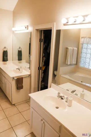 $265,000 | 18252 Lake Myrtle Drive, Baton Rouge, LA 70817