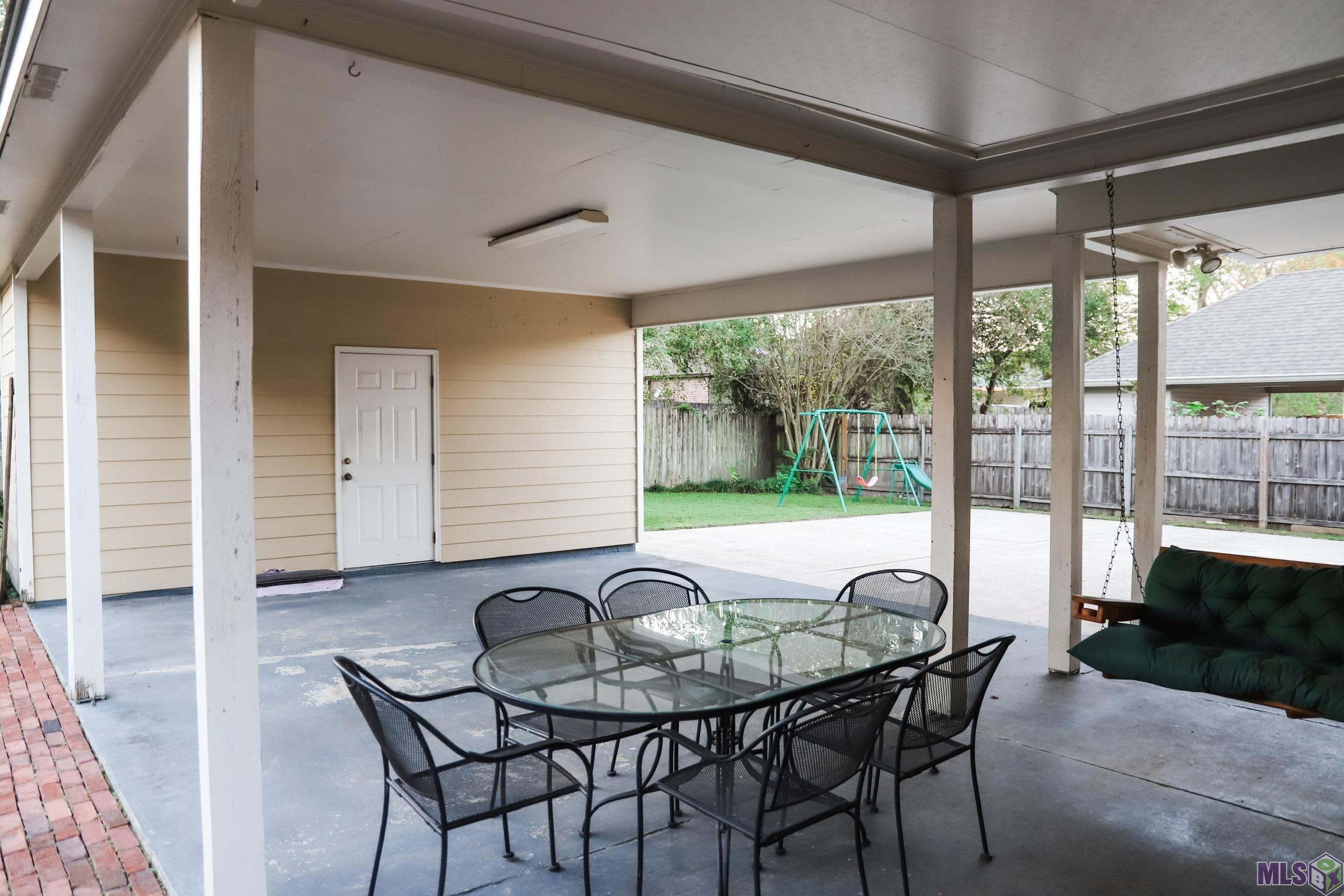 18252 Lake Myrtle Drive Baton Rouge, LA 70817 - Photo 17 of 20