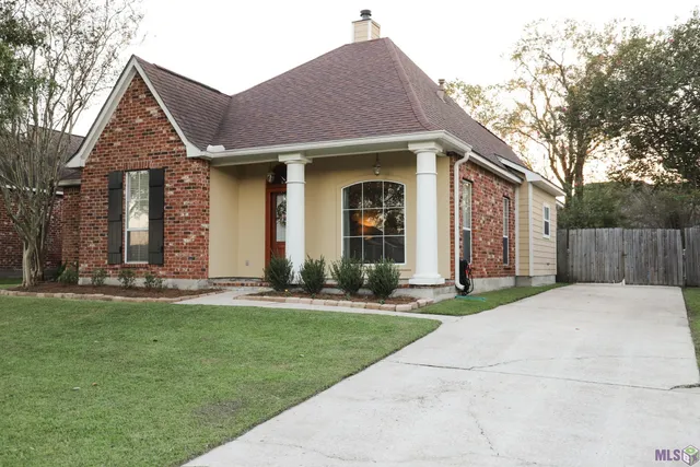 $265,000 | 18252 Lake Myrtle Drive, Baton Rouge, LA 70817
