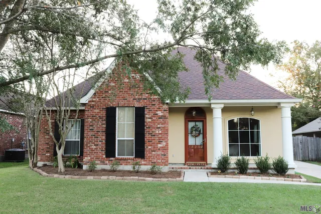 $265,000 | 18252 Lake Myrtle Drive, Baton Rouge, LA 70817