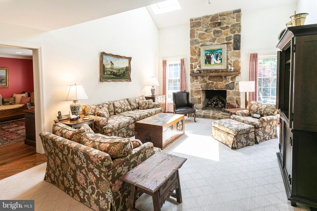 $1,162,000 | 400 Fox Chapel Lane, Wayne, PA 19087