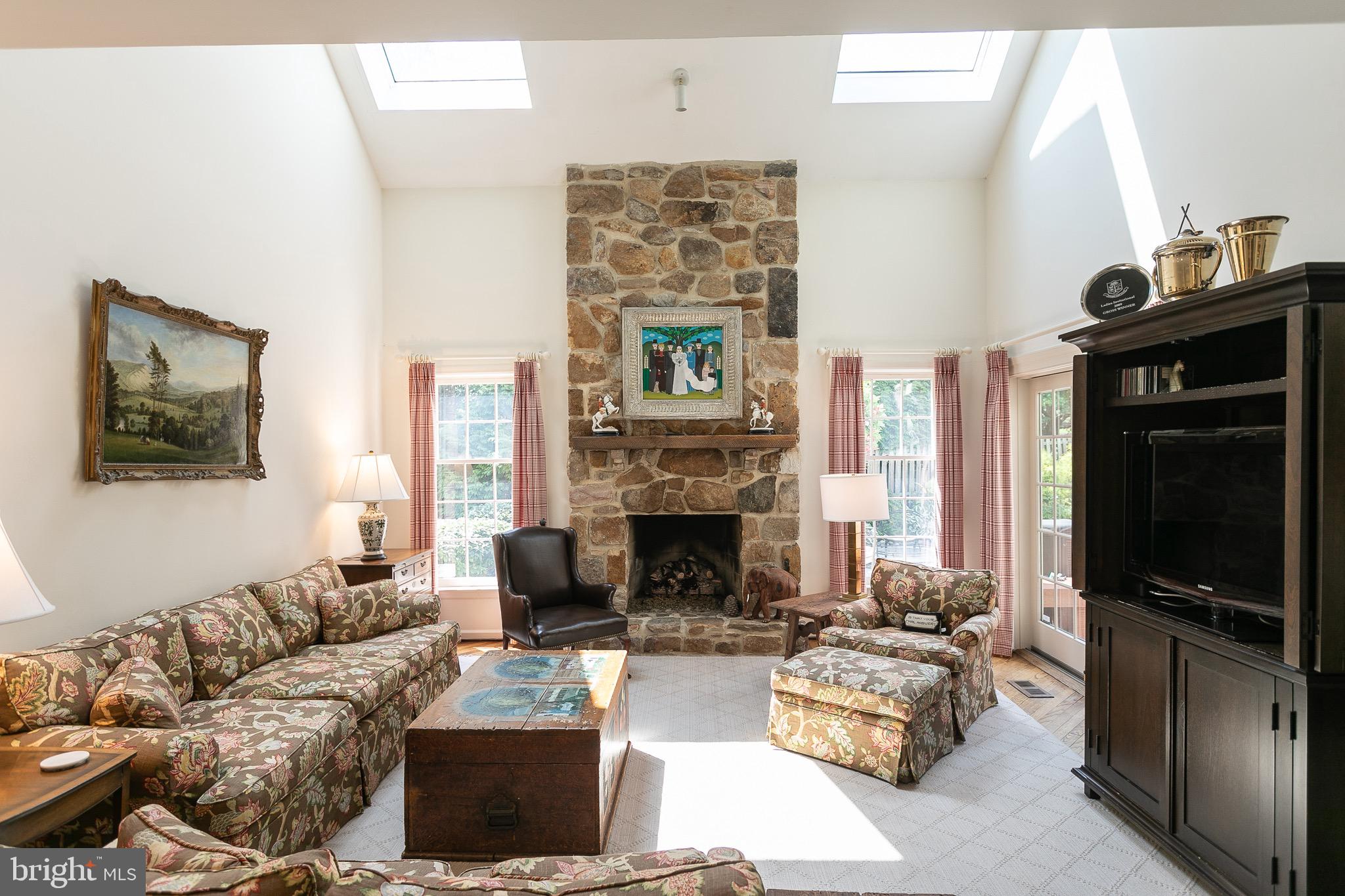 400 Fox Chapel Lane Wayne, PA 19087 - Photo 17 of 60