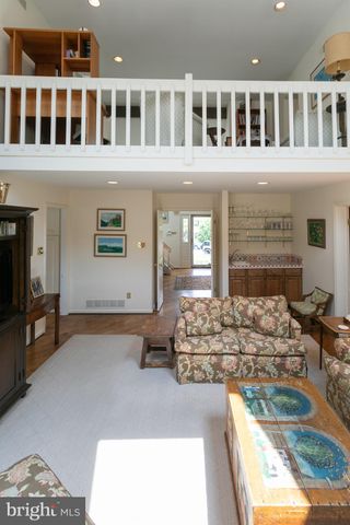 $1,162,000 | 400 Fox Chapel Lane, Wayne, PA 19087