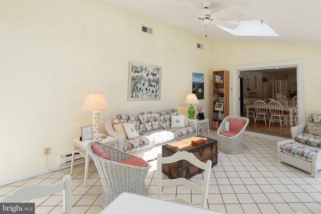 $1,162,000 | 400 Fox Chapel Lane, Wayne, PA 19087