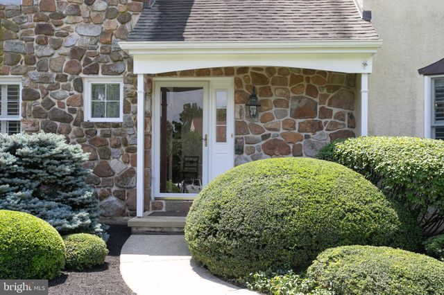 $1,162,000 | 400 Fox Chapel Lane, Wayne, PA 19087