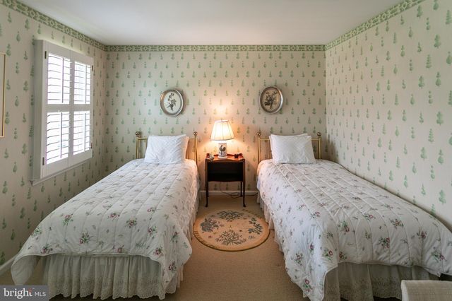 $1,162,000 | 400 Fox Chapel Lane, Wayne, PA 19087