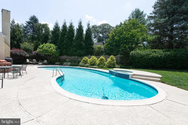 $1,162,000 | 400 Fox Chapel Lane, Wayne, PA 19087