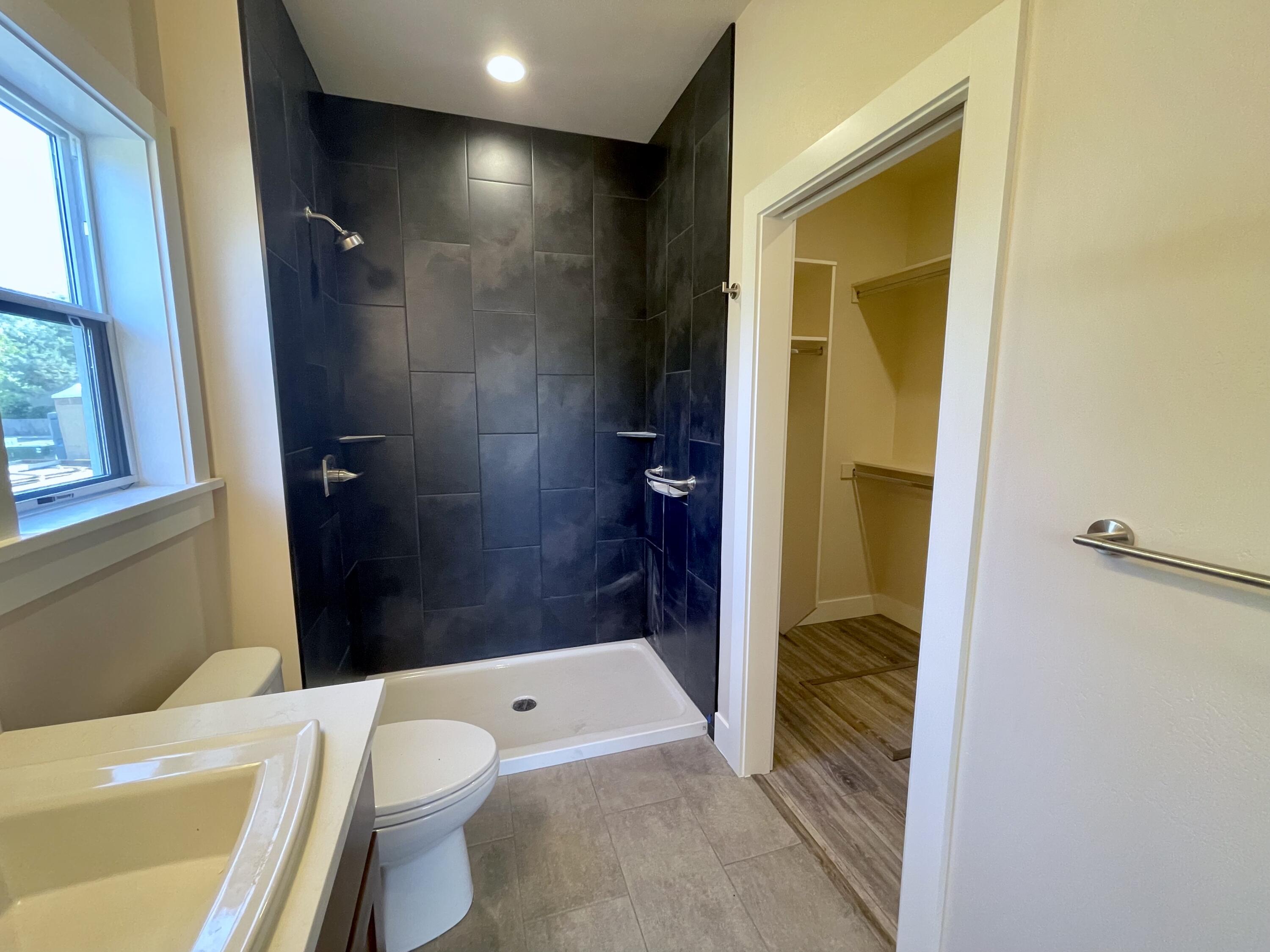 331 Randy Street Ashland, OR 97520 - Photo 7 of 15 Primary Bathroom