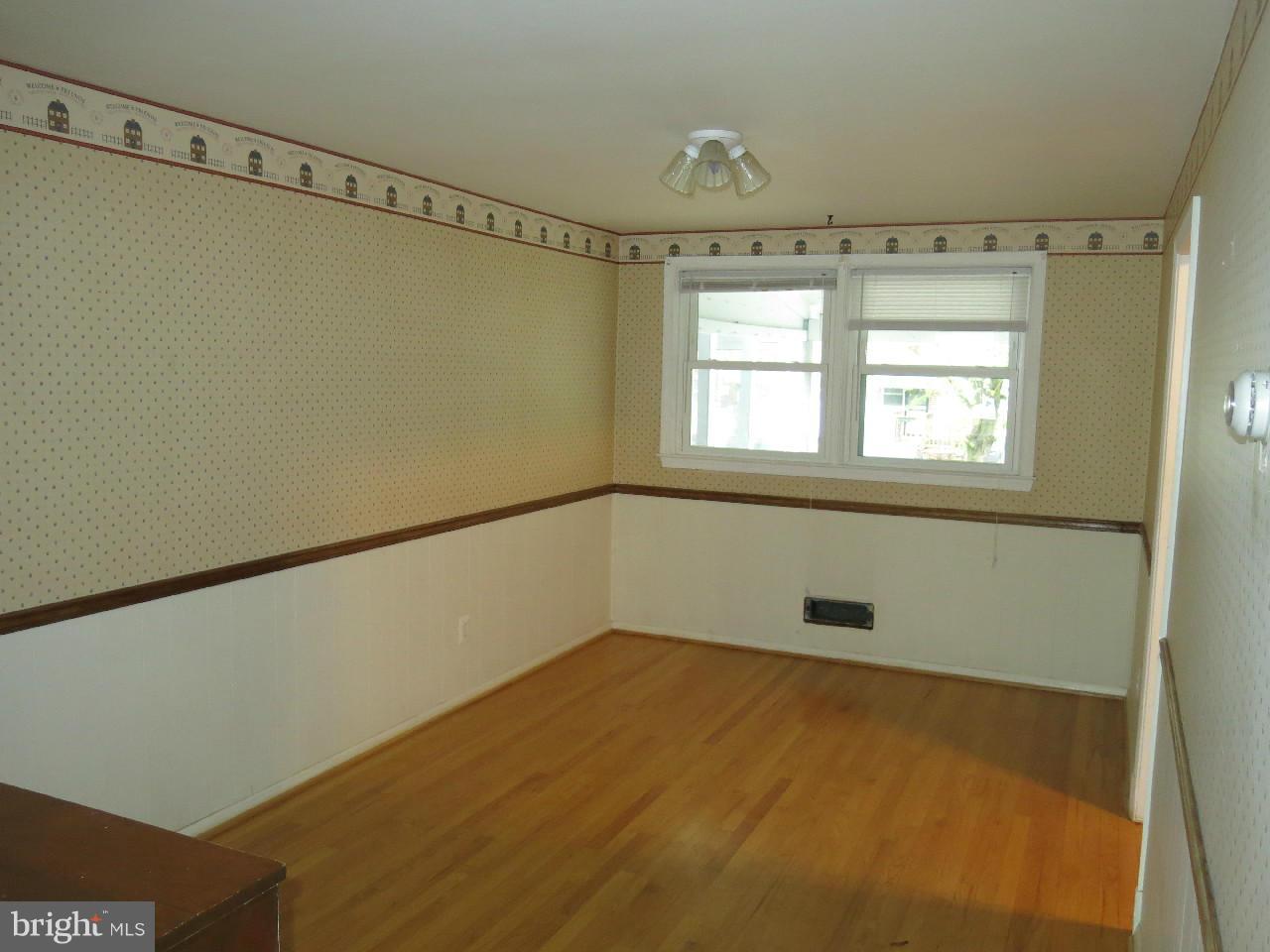 1541 Barrett Road Baltimore, MD 21207 - Photo 3 of 13 Dining Room