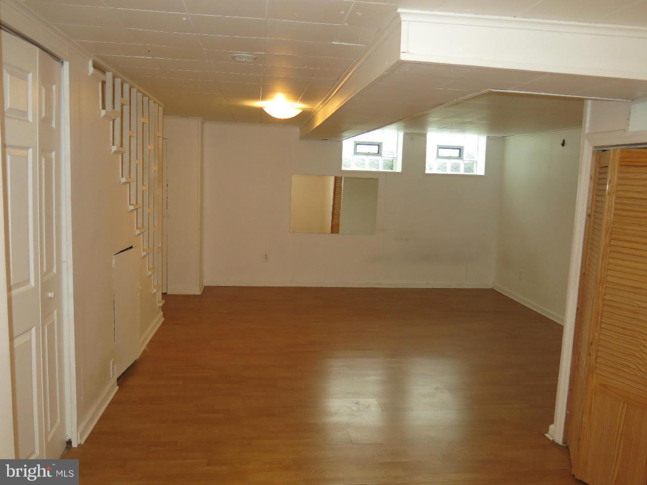 1541 Barrett Road Baltimore, MD 21207 - Photo 9 of 13 Family Room