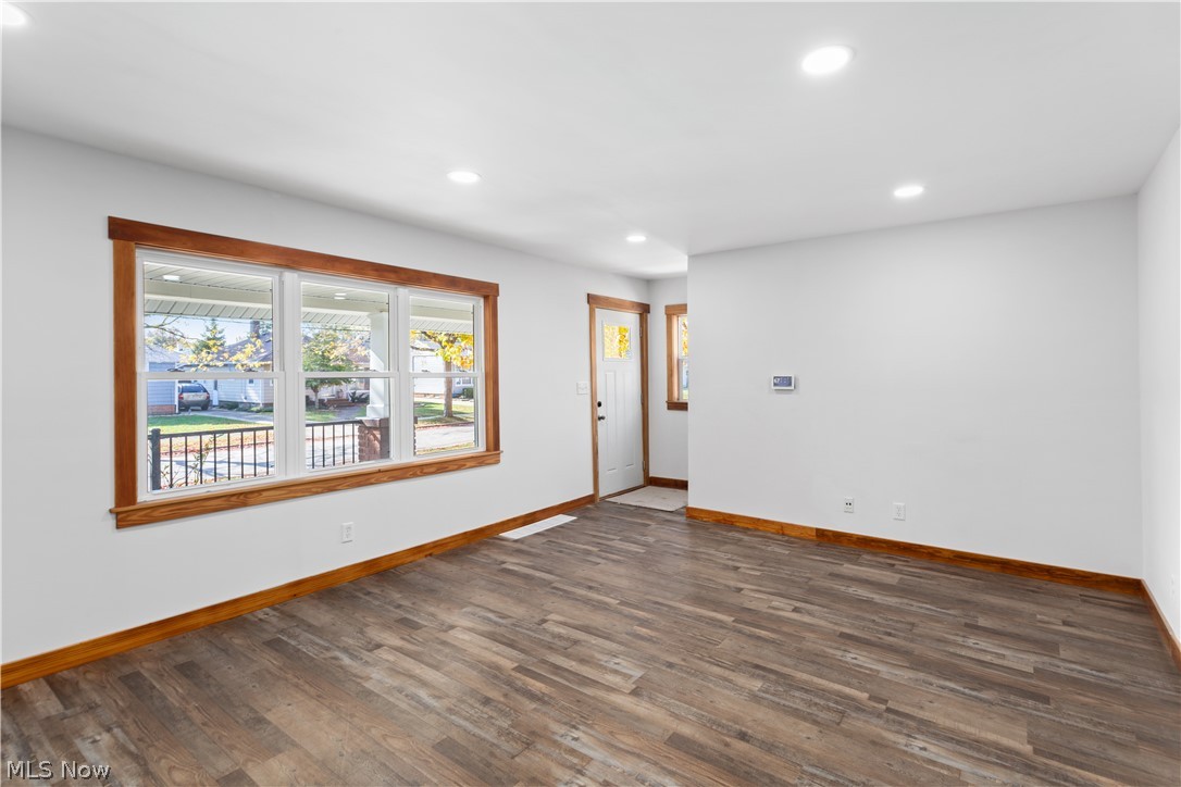 9372 Stonington Road Parma Heights, OH 44130 - Photo 8 of 25