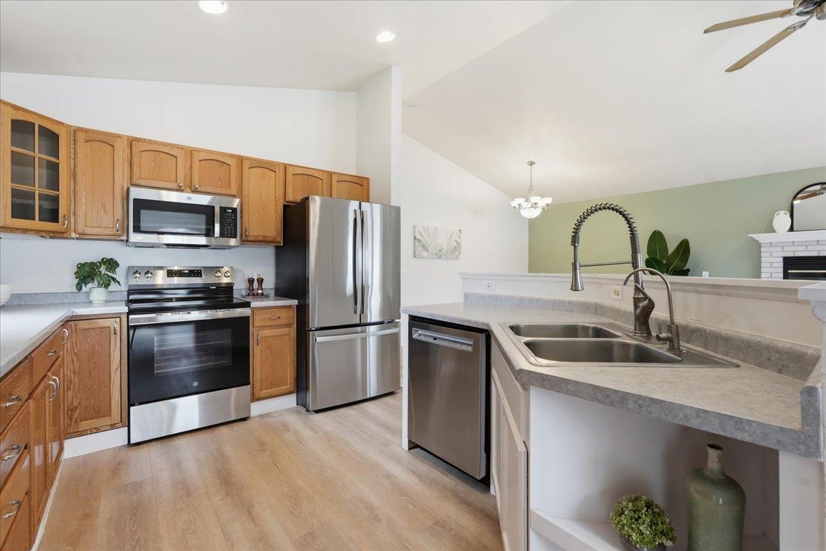 142 Meadow Ridge Lane Madison, WI 53704 - Photo 16 of 67