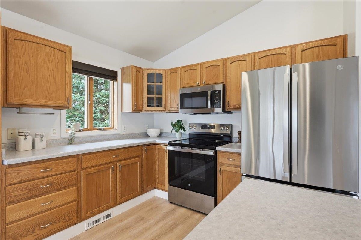 142 Meadow Ridge Lane Madison, WI 53704 - Photo 19 of 67