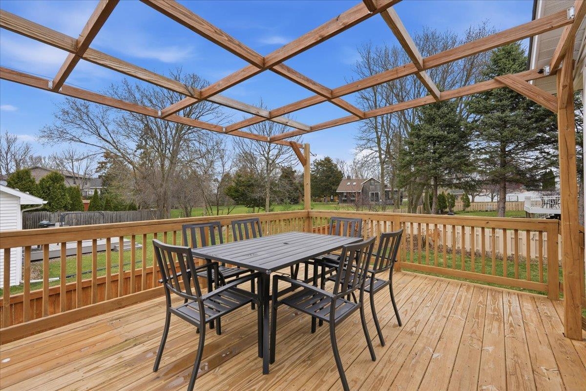 142 Meadow Ridge Lane Madison, WI 53704 - Photo 20 of 67