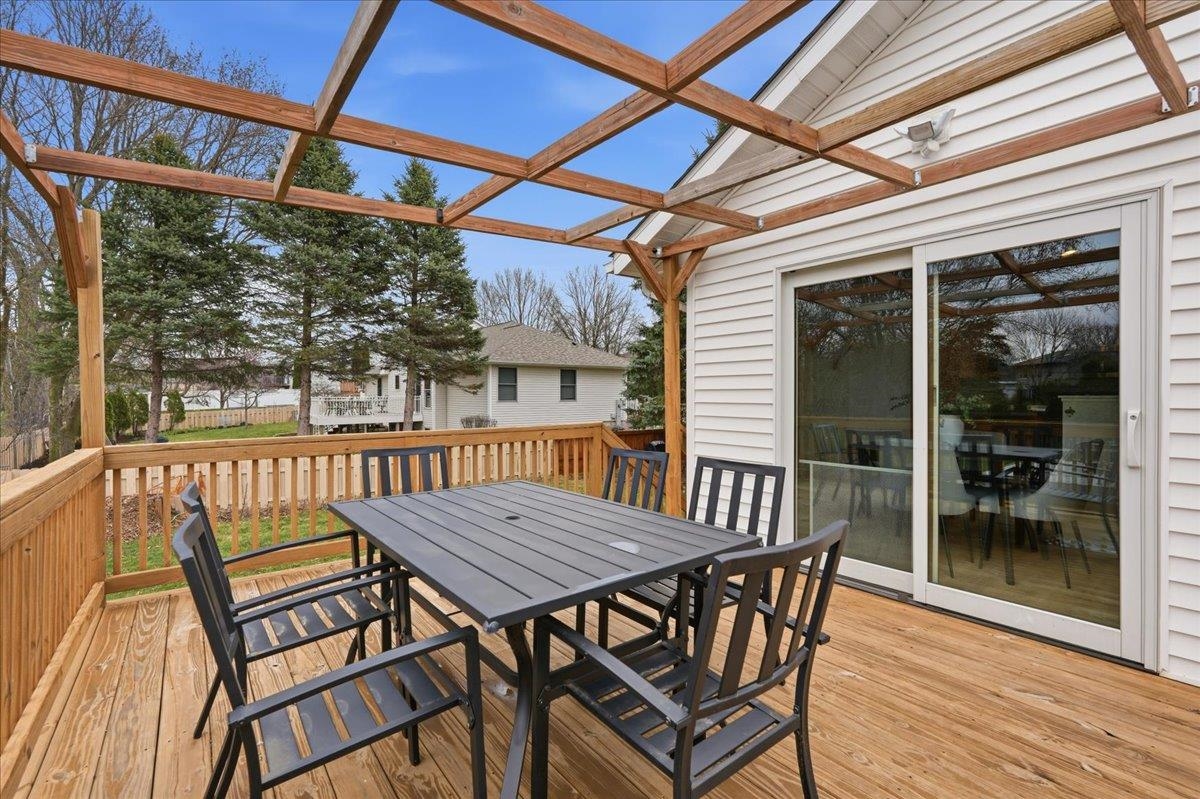 142 Meadow Ridge Lane Madison, WI 53704 - Photo 21 of 67