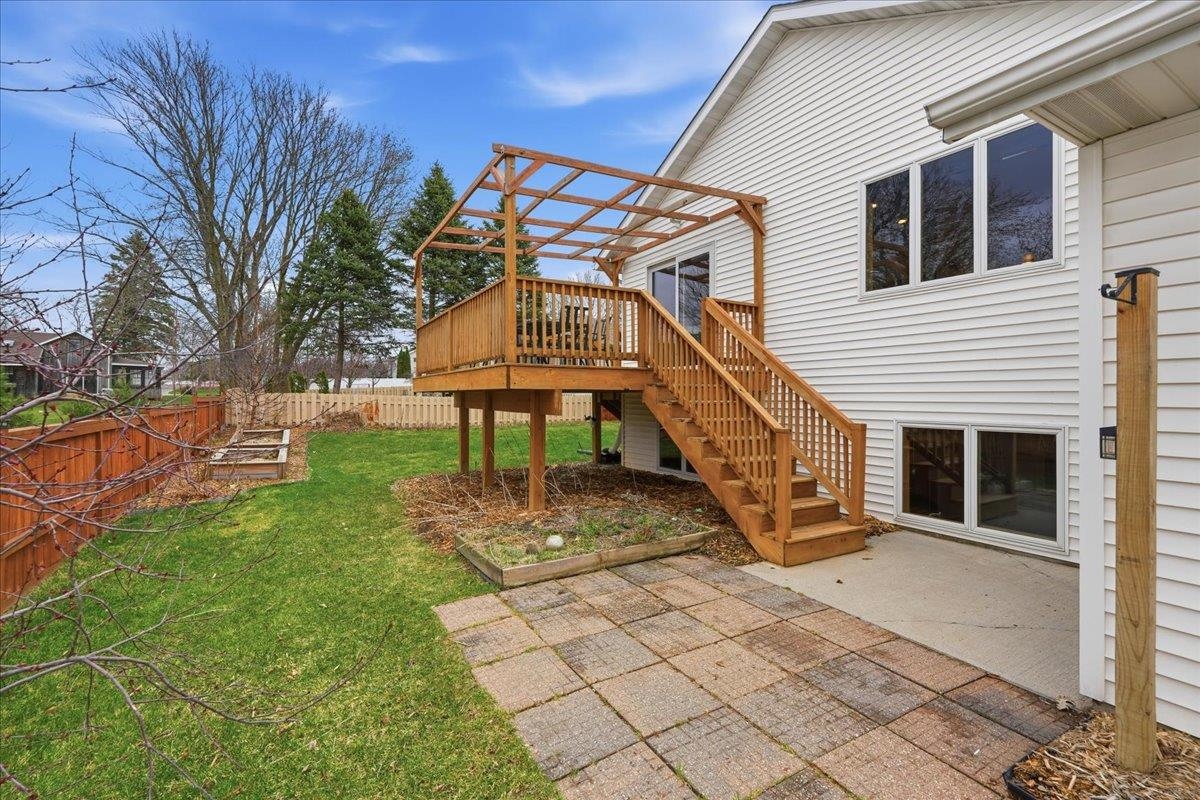 142 Meadow Ridge Lane Madison, WI 53704 - Photo 49 of 67